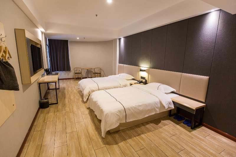 Thank Inn Plus Hotel Hebei Tangshan Road South District Train Station Exterior foto